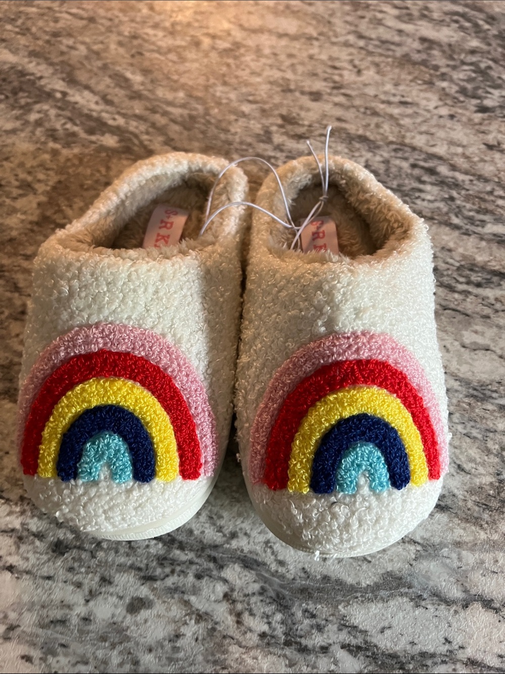 Cozy Girls Cream Rainbow Slip-On Slippers NIP  Size 12 toddler